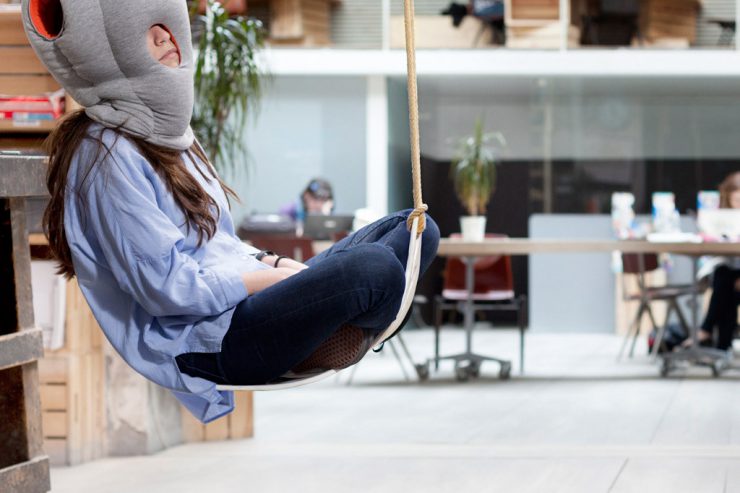 Ostrich Pillow studio banana