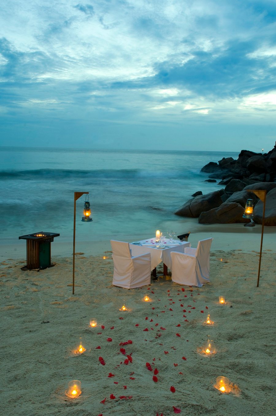 Top Ten Locations for A Romantic Candlelight Dinner