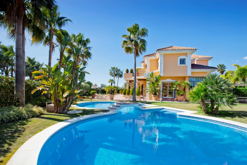 Luxusvilla in Strandnähe in Bahia de Marbella