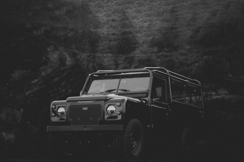 Land Rover Petrol V8 Deep Black