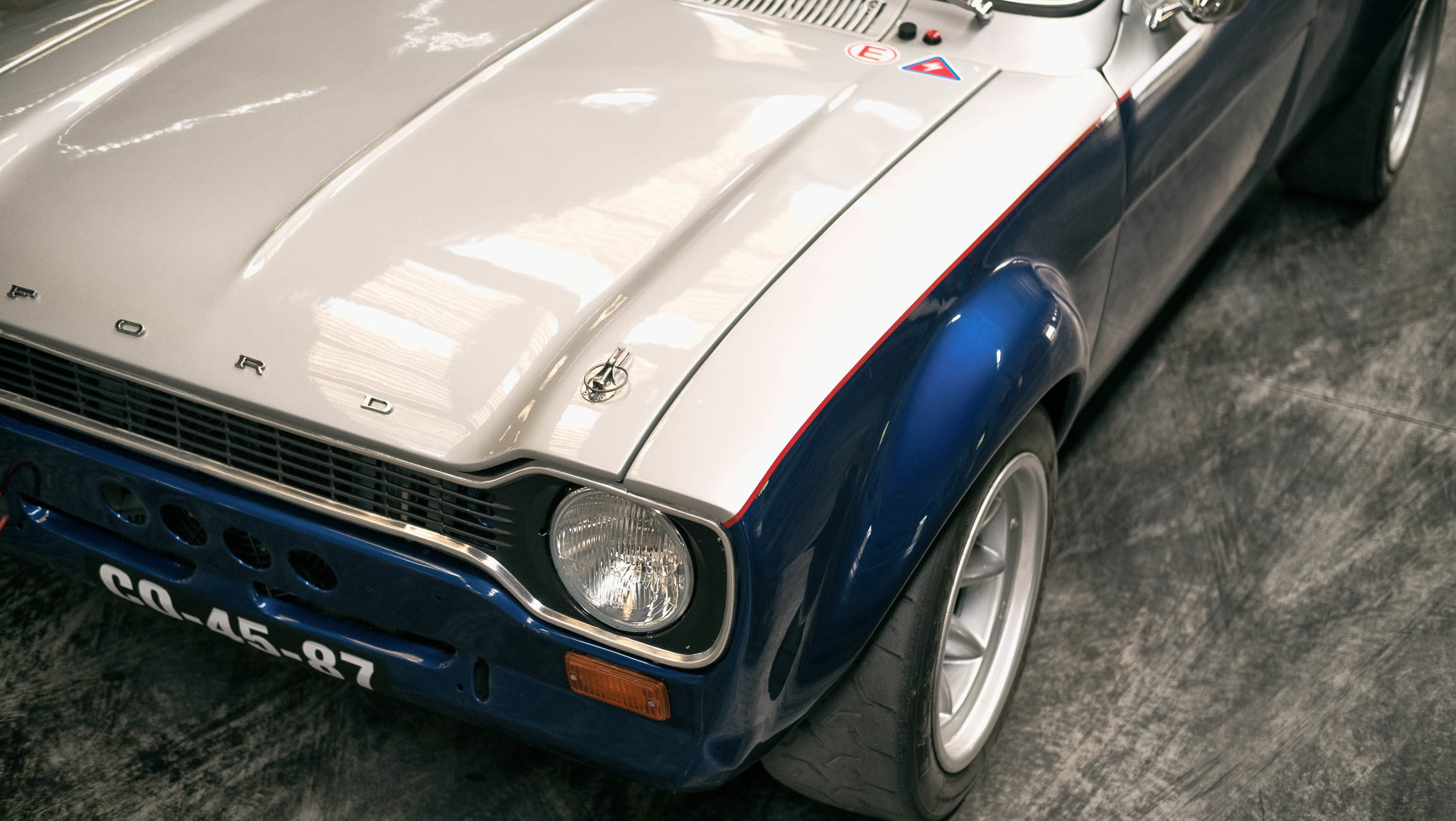 Einzigartiges mit Stil: FORD ESCORT MK1 RS2000-R bei UNIKATOO