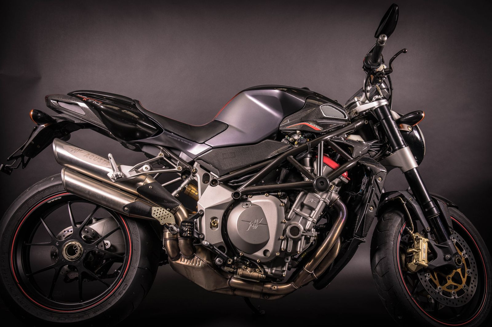 Einzigartiges mit Stil: MV Agusta Brutale 910 R Starfighter Titanium ...