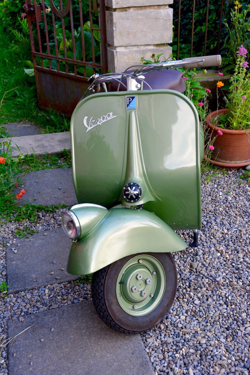 Einzigartiges mit Stil: Motorroller - Vespa Bacchetta Faro Basso