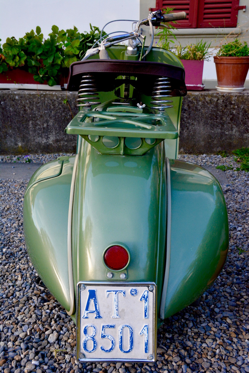 Einzigartiges mit Stil: Motorroller - Vespa Bacchetta Faro Basso
