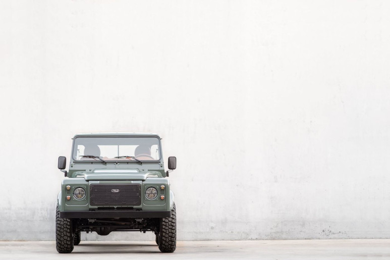 Einzigartiges mit Stil: Land Rover D90 Diesel Keswick Green bei UNIKATOO