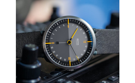 TRES 24 Automatik – BOTTA design 