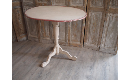 Barockbeistelltisch