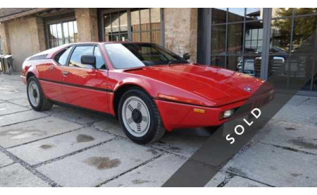 BMW M1, rot
