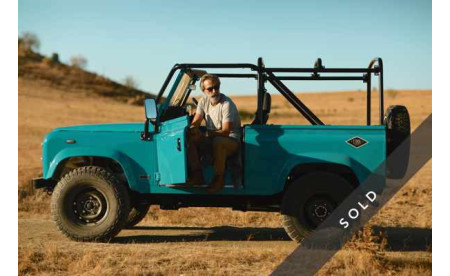 LAND ROVER Defender 90 LIGHT BLUE