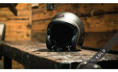 PINSTRIPE Helme Grey