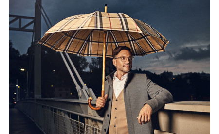 Regenschirm aus der doppler Manufaktur: Kastanie Wurzel Zürs