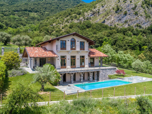 ELEGANTE VILLA MIT POOL UND BLICK AUF DEN SEE Comer See, Tremezzina, Italien