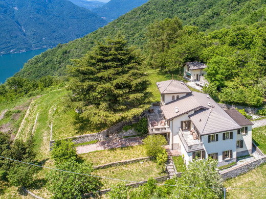 INTERESSANTE VILLA MIT SEEBLICK UND GÄSTEHAUS Comer See, Nesso Italien