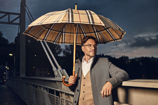 Regenschirm aus der doppler Manufaktur: Kastanie Wurzel Zürs