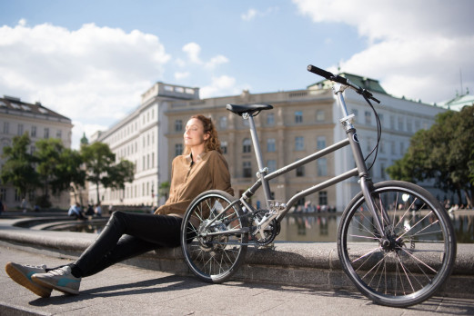 VELLO BIKE+ DAS ERSTE SELBSTAUFLADENDE E-FALTRAD