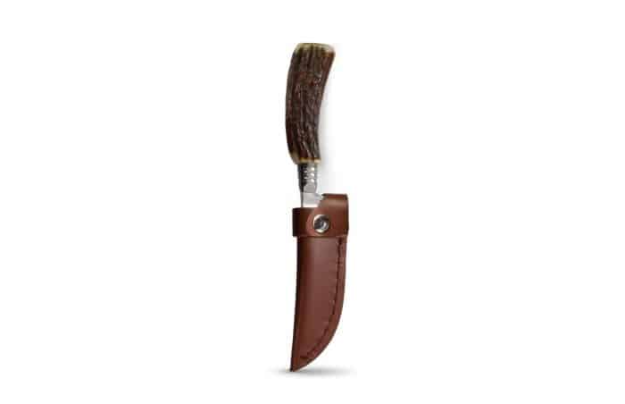 Rotwildsalami, Kräuterlikör und Messer 4