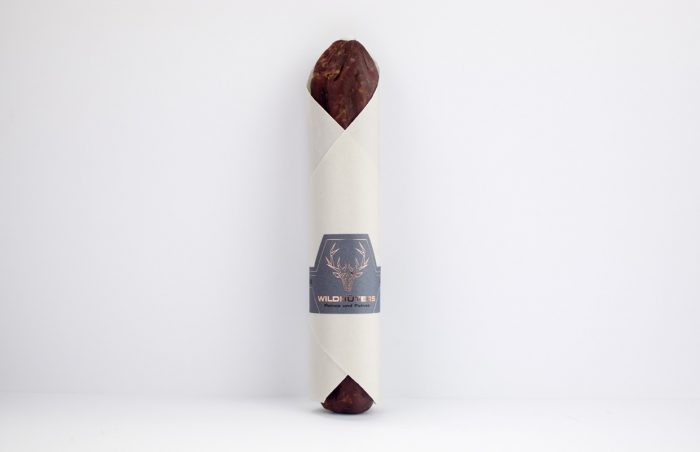 Rotwildsalami, Kräuterlikör und Messer 5